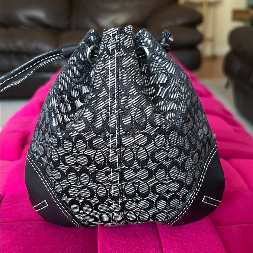 Coach Vintage Mini Signature Bucket Wristlet - Picture 2 of 11